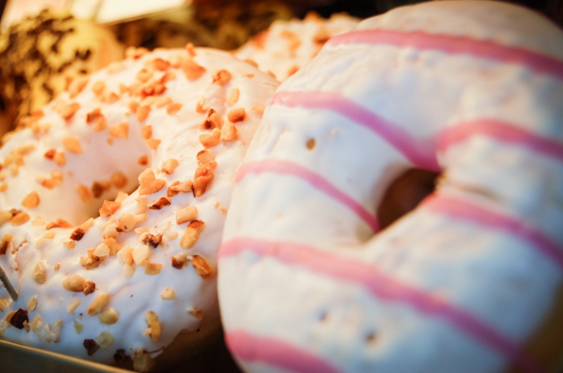 patisserie-ST RAPHAEL-min_donuts_sweets_pastries_pastry_shop_cake_cakes_bakery_eating-987656